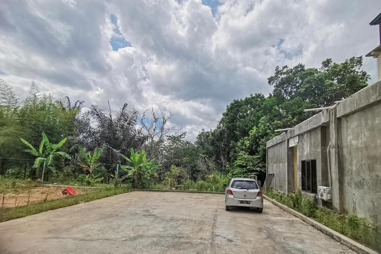 Reddoorz Near Kantor Walikota Bontang Nyerakat Exterior photo